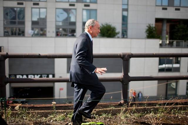 Mayor Bloomberg struts his stuff on The High Line. 